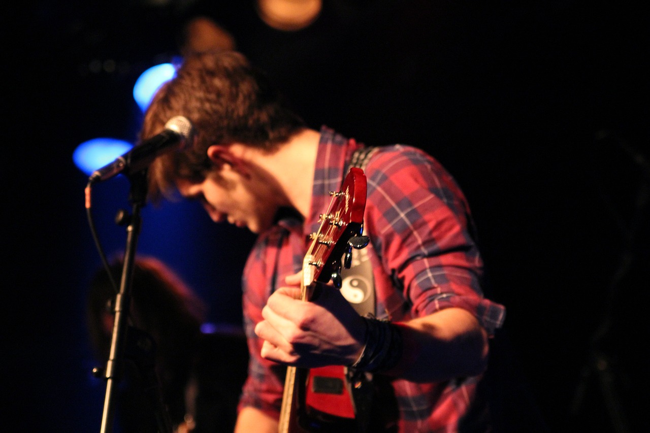 吴琼最新照片,展现多元魅力的艺术之星风采