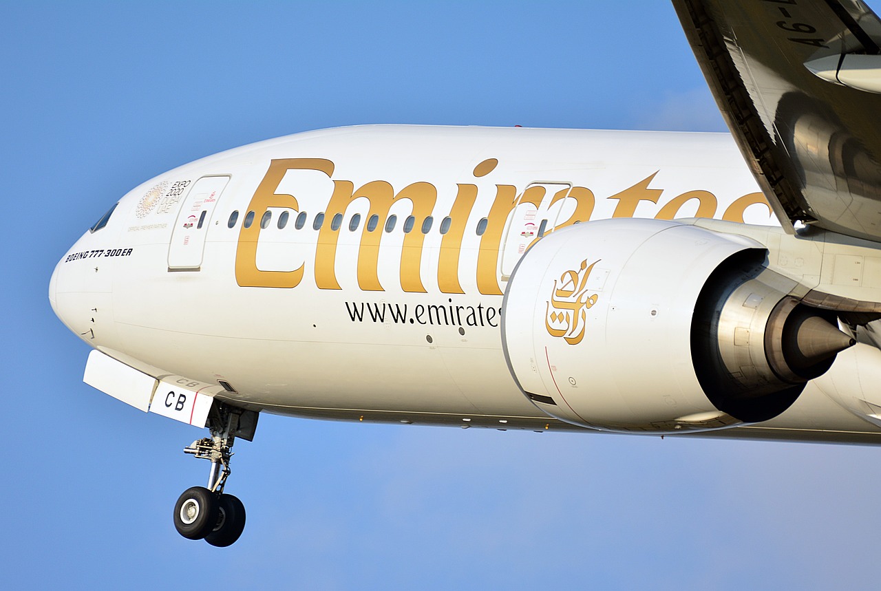 最新疫情下的飞机查询信息与应对策略,实时更新航班信息及防控措施指导