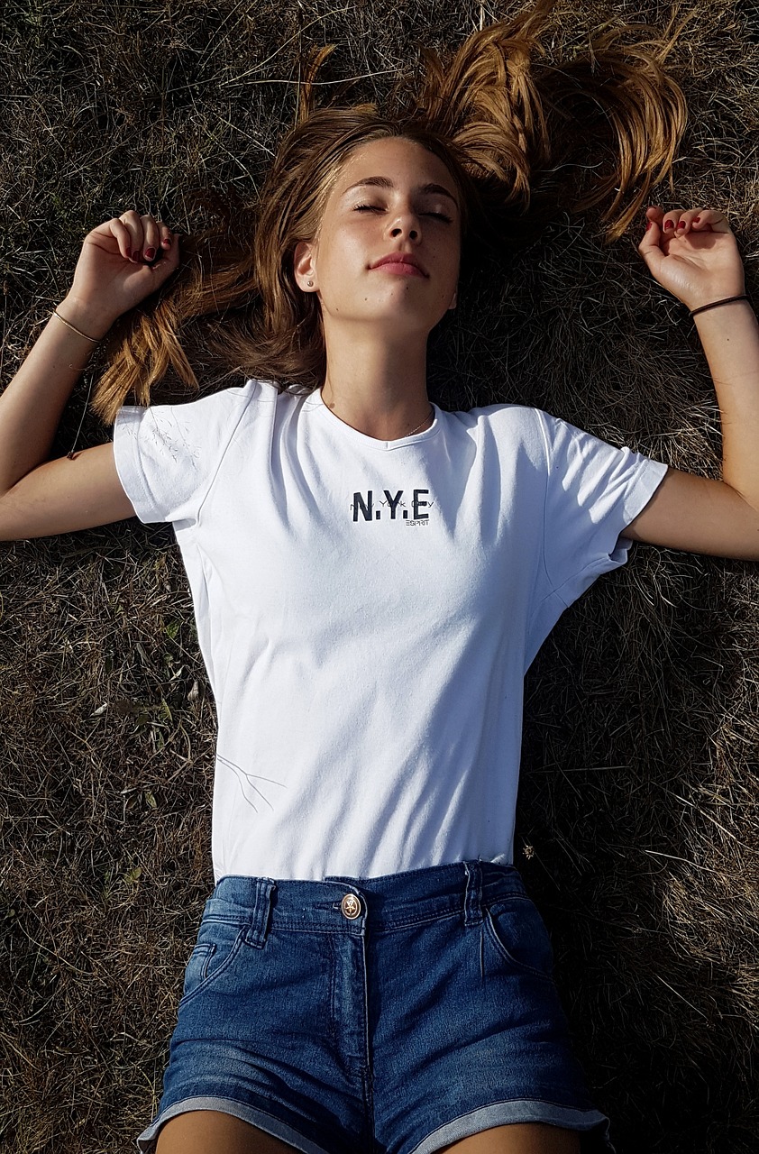 最新毒藤女现象,挑战传统审美观念的时尚新风潮