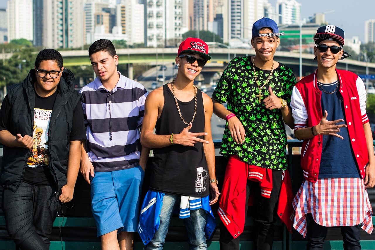 麦昆最新色引领时尚潮流,成为新宠之选