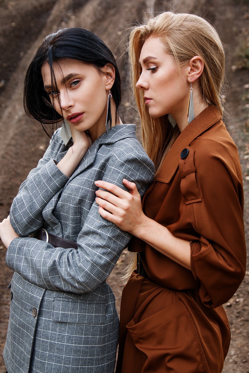 最新女孩时尚穿搭,潮流多元的展现