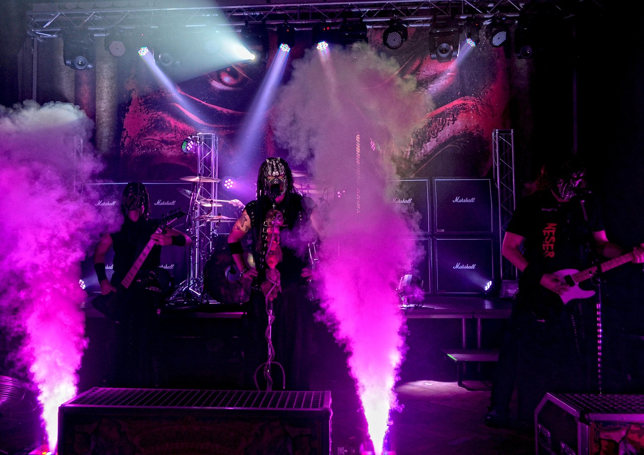 音乐新星，烟嗓女声崛起，女艺人闪耀音乐界