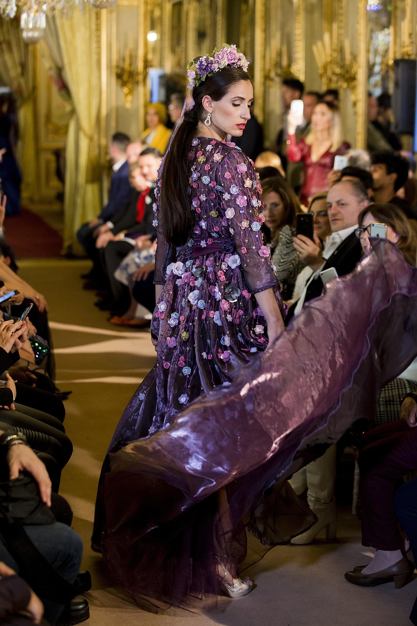 女士最新时尚潮流色彩,绚丽画卷展现时尚风采