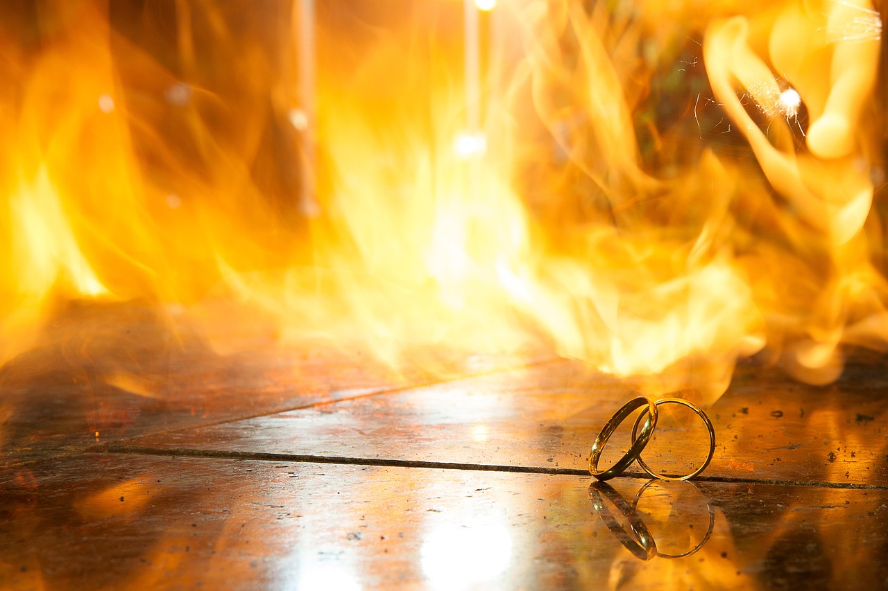 英雄联盟最新热血激战，英雄荣耀时刻比赛开启！