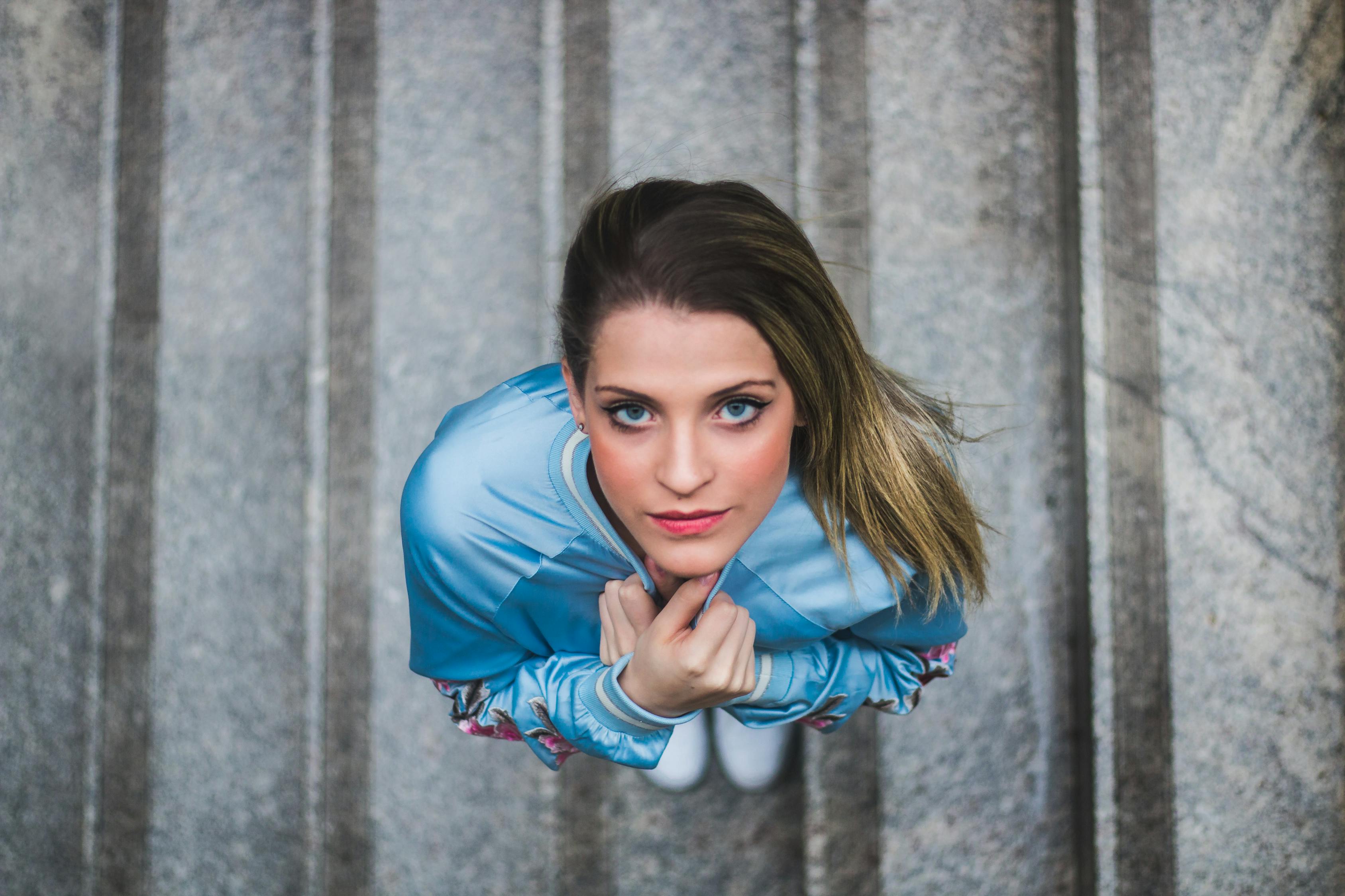 姜泰莉最新图片,展现魅力与风采的独特风采