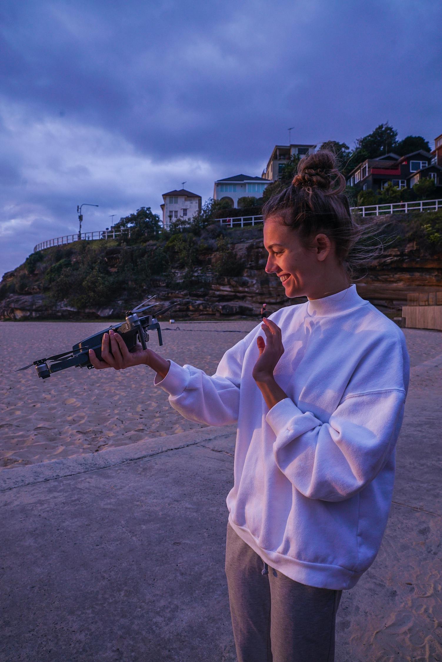 秋霞在先机最新探索，美丽与机遇的未知之旅